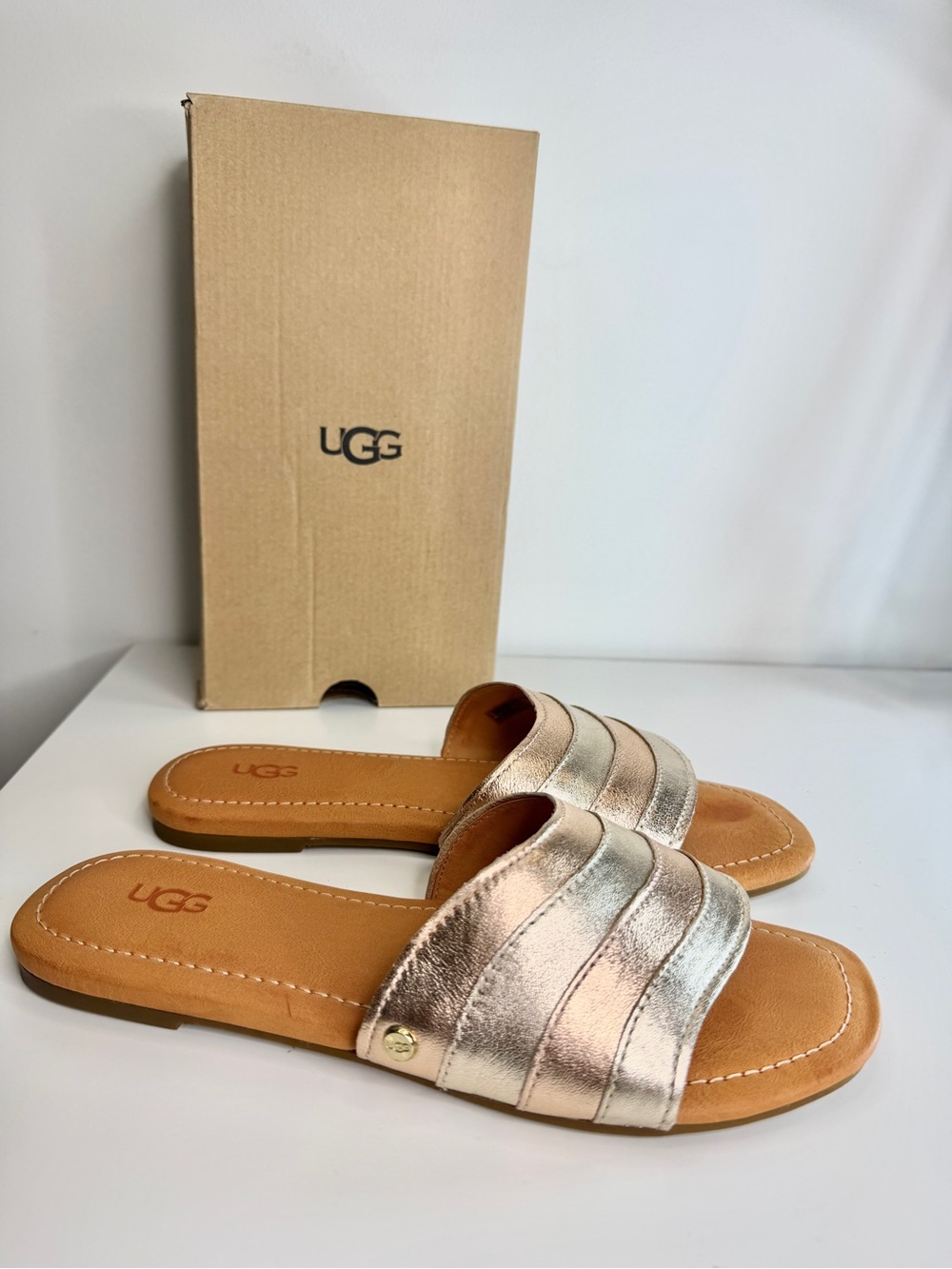 UGG Ximena Slide Sandal Pale Rose Gold Metallic Women 8M 9.5M